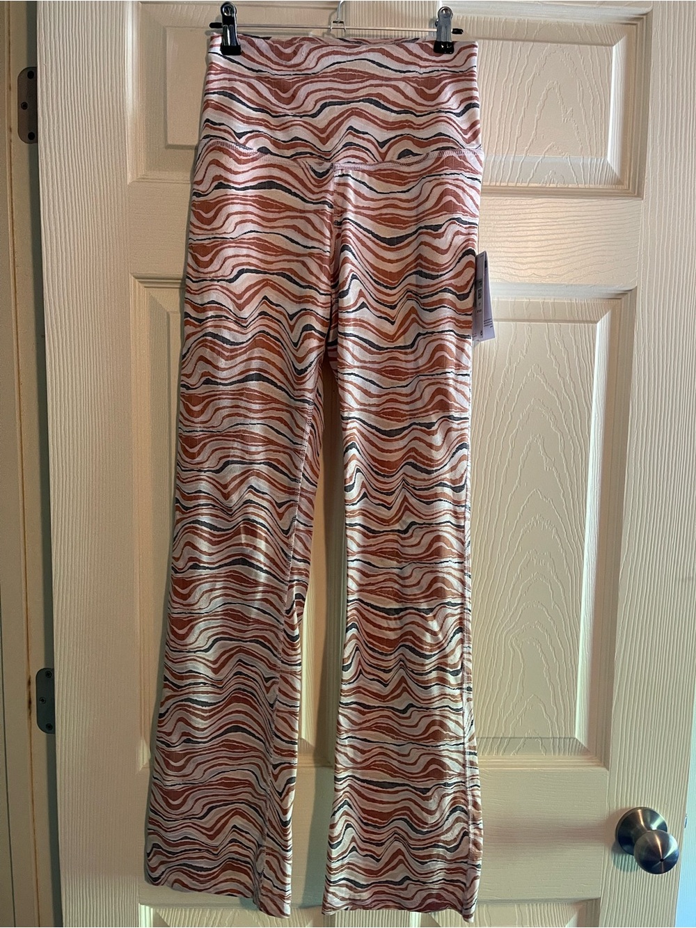 Nike Multicolor Wave-Print Leggings - Pink, Brown, Black